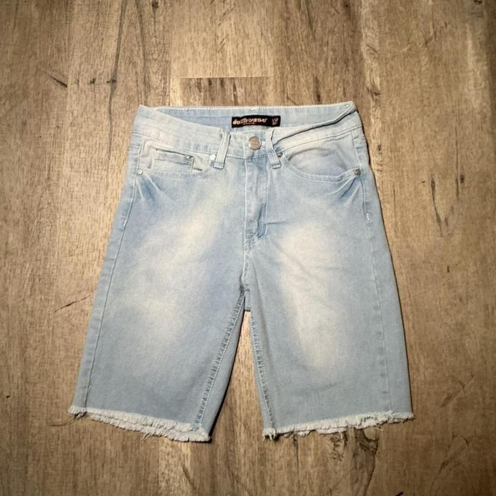 Dollhouse light wash denimโ jorts Size 2